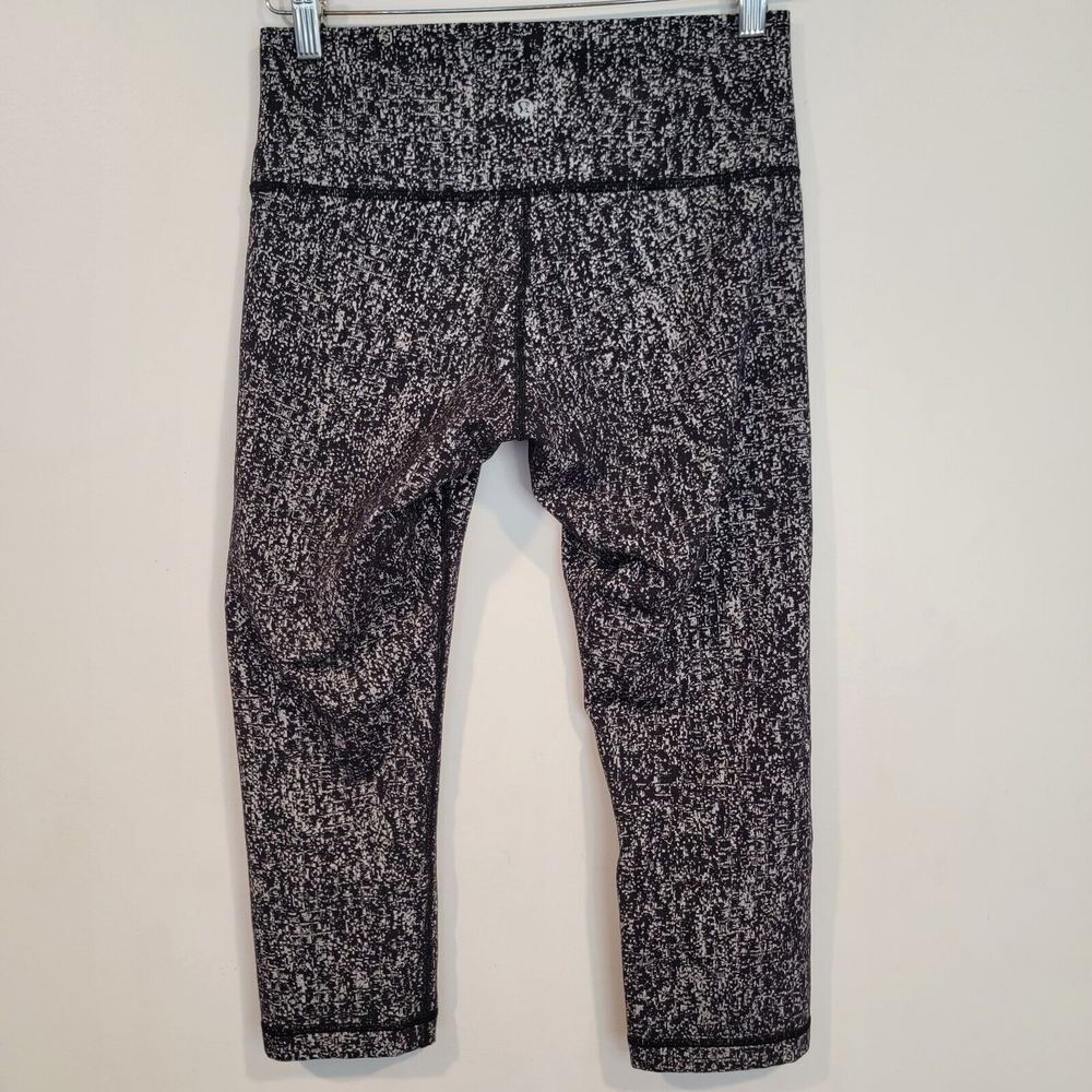 Lululemon Wunder Under Crop Hi-Rise 21" Luon Suited Jacquard Black White Size 8